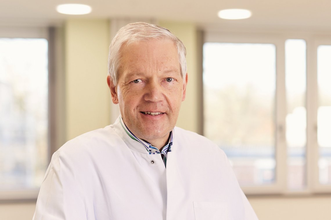Prof. Dr. Henning Adamek