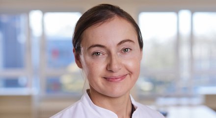 Dr. Alina Schneider