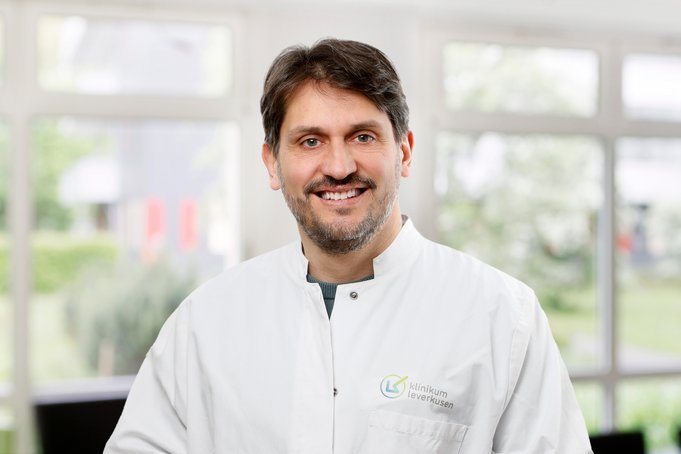 Dr. Dejan Vlajnic
