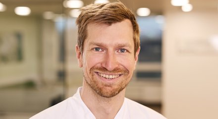 Dr. Lukas Eberwein