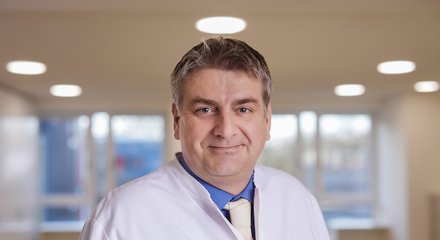 Dr. Andreas Knapp