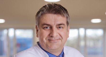 Dr. Andreas Knapp