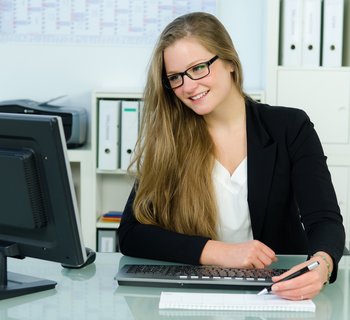 Auszubildende im Büro